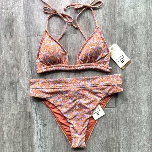 🔥🔥BILLABONG - CHASE THE SUN DOUBLE RUCHED TRIANGLE MAUI BIKINI SET🔥🔥 - Picture 3 of 10